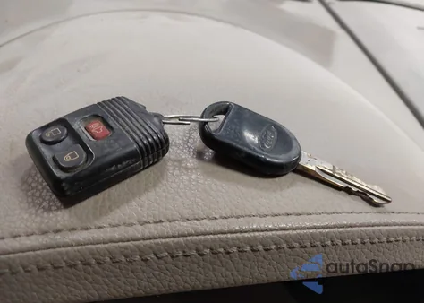 2006 Ford F-150 Fx4/Lariat/Xl/Xlt from USA, damaged, VIN 1FTPX14506NB41555